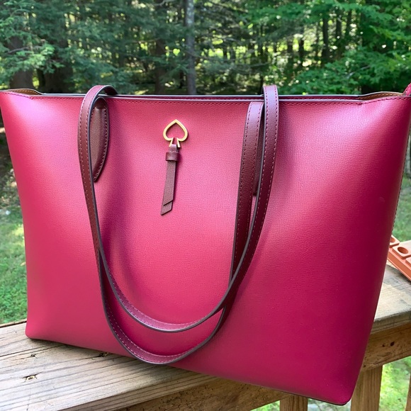 kate spade Handbags - Authentic Kate Spade grain leather zip large tote